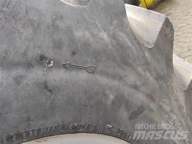  32 800/65R32 Reifen