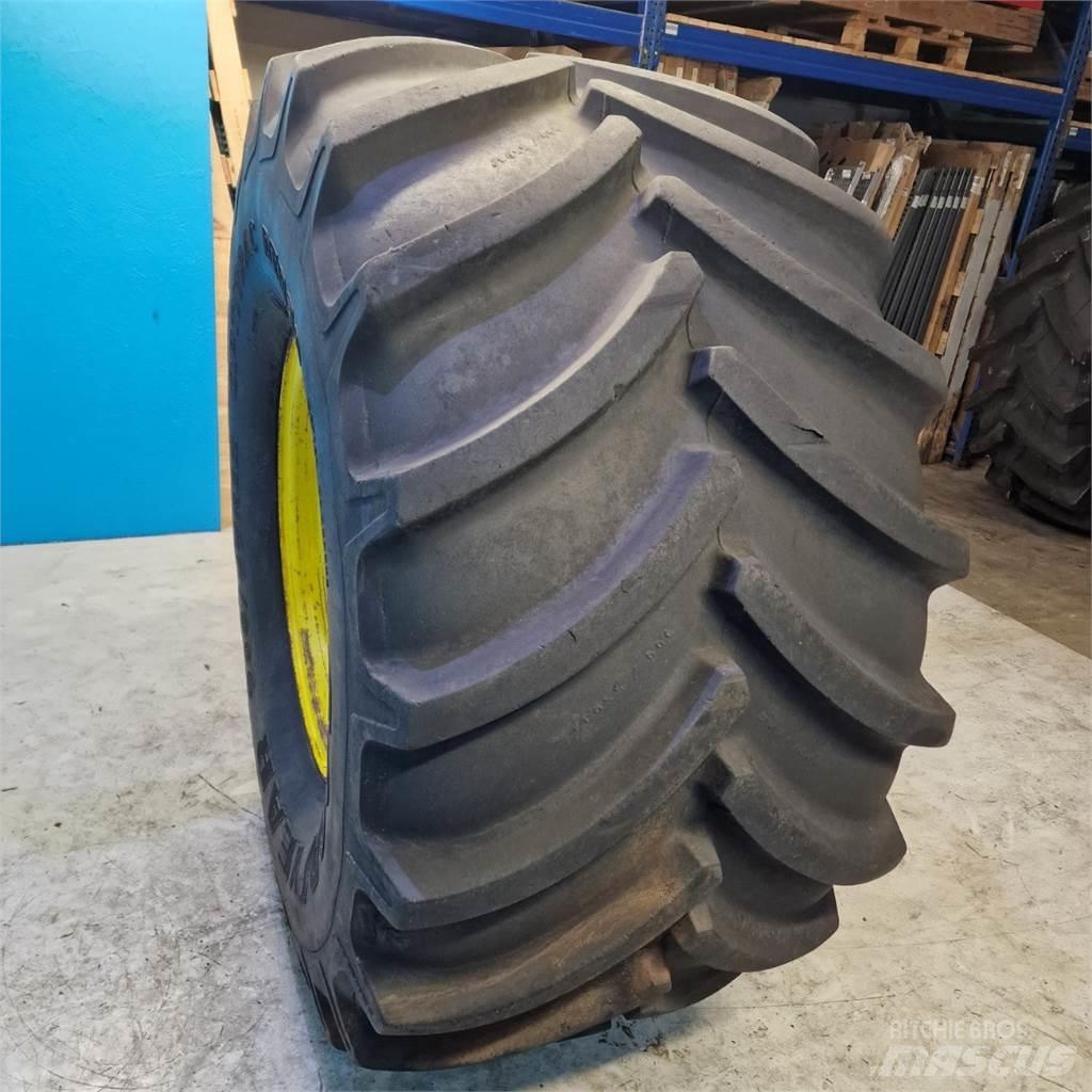  32 900/55 R32 Reifen