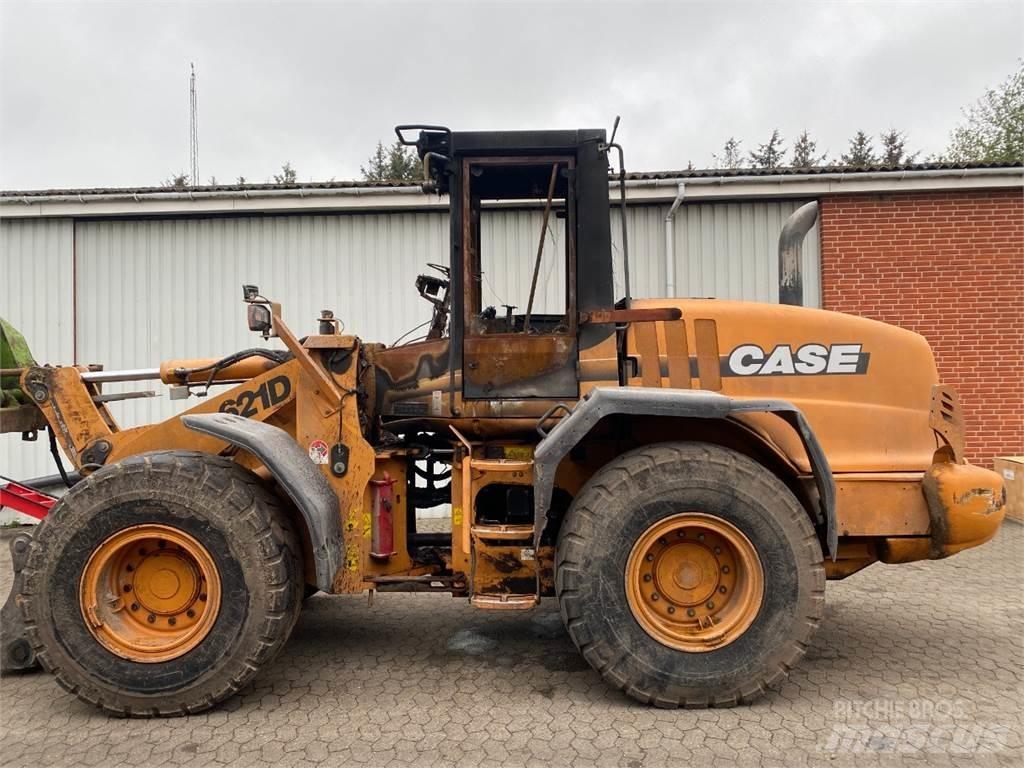 CASE 621D Radlader