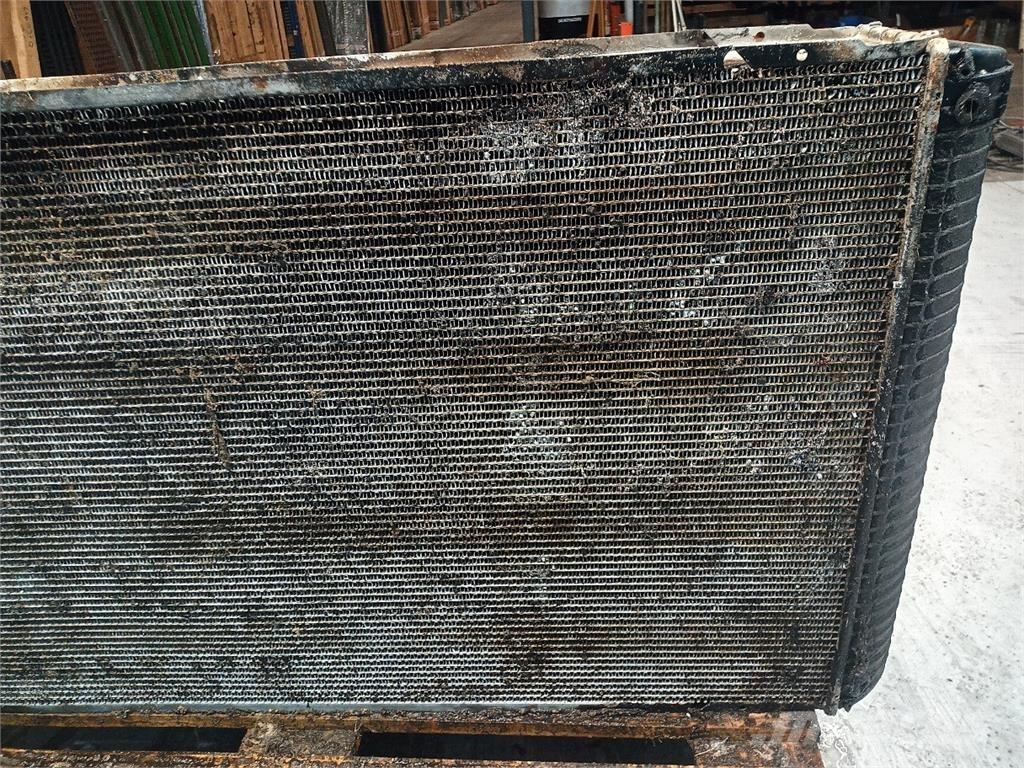 CASE 8010 Radiatoren