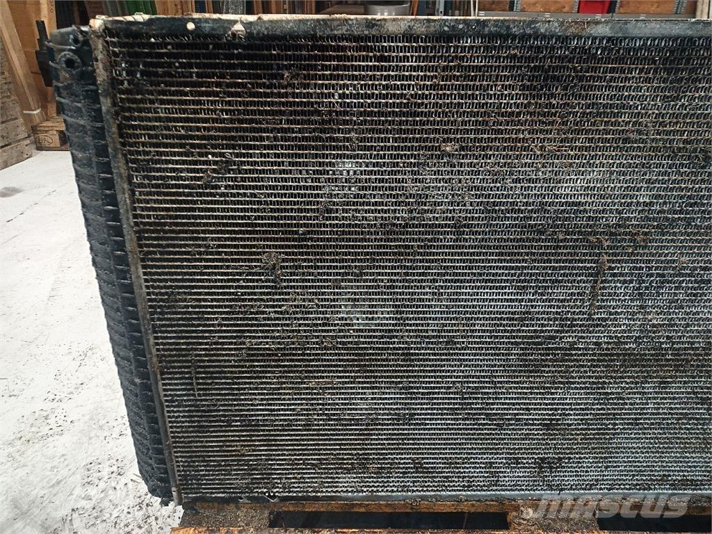 CASE 8010 Radiatoren