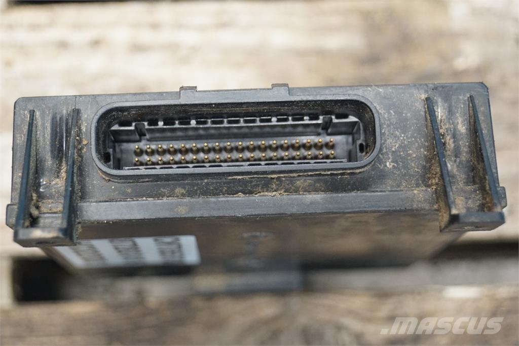 CASE 8010 Elektronik