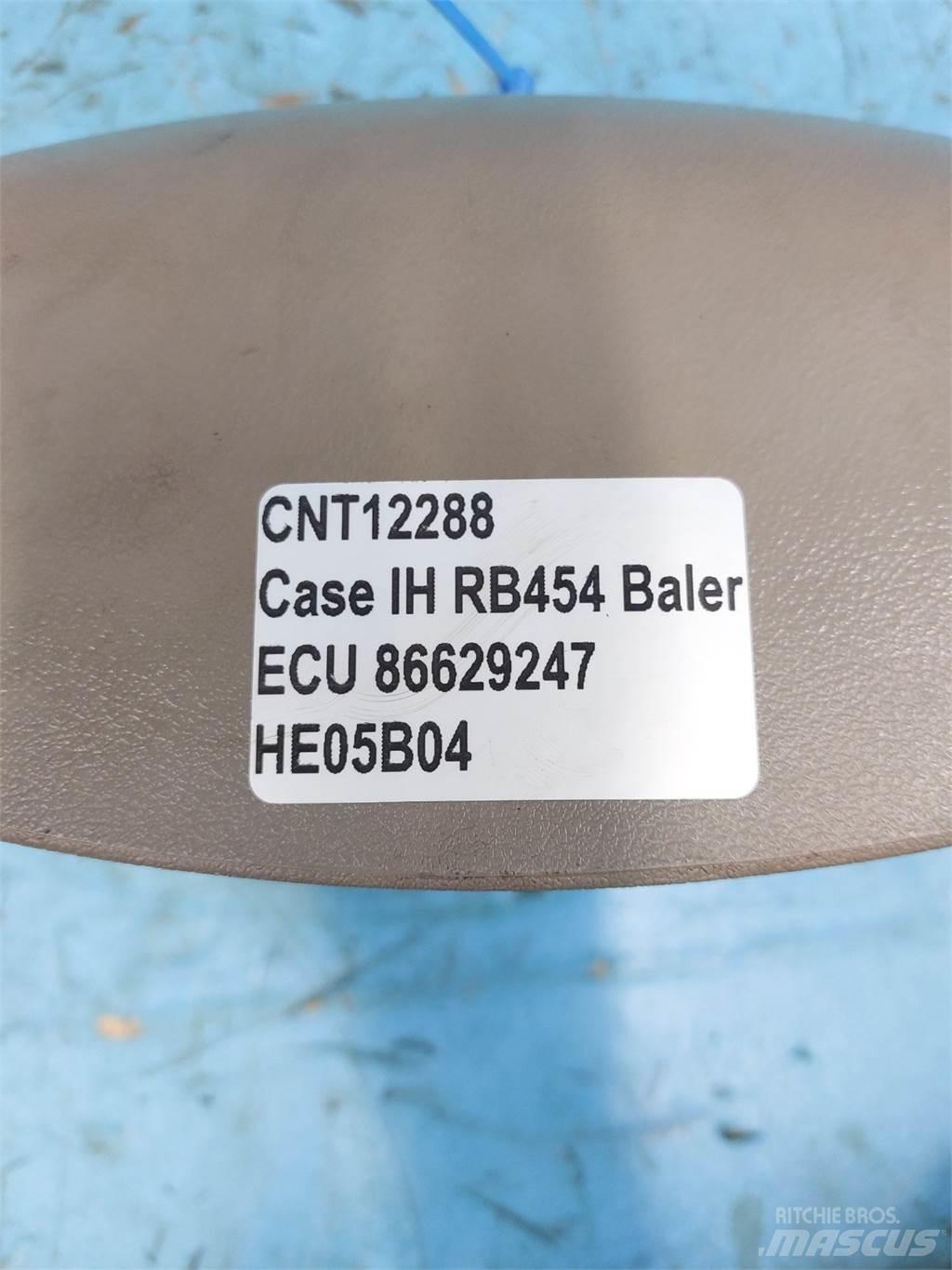 Case IH RB454 Ballenanhänger