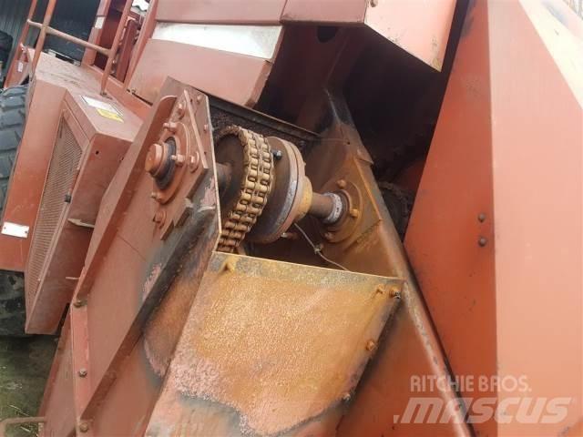 Hesston 4700 Quaderpressen