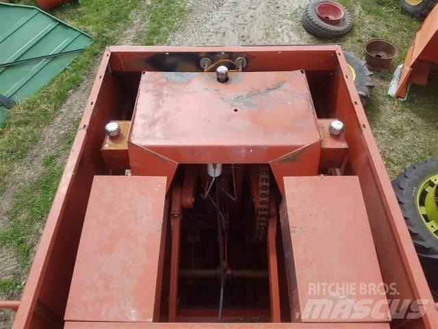 Hesston 4700 Quaderpressen