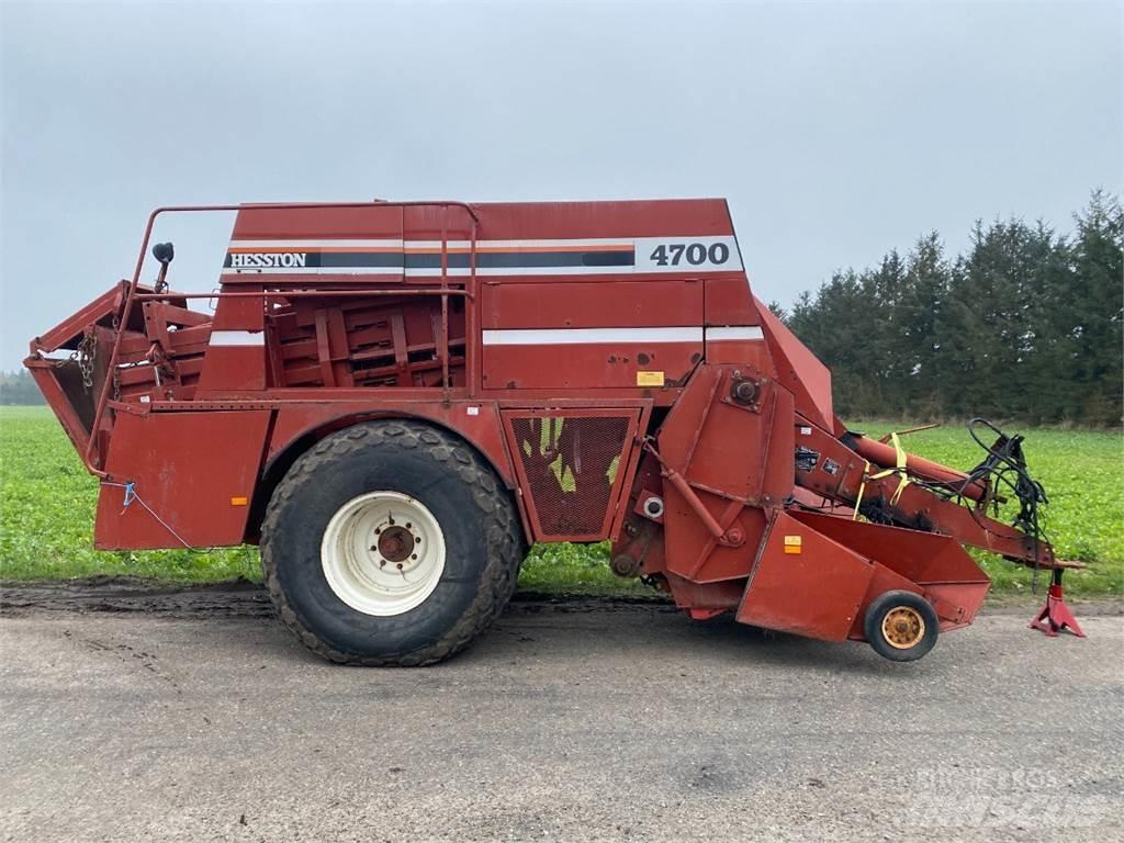 Hesston 4700 Quaderpressen