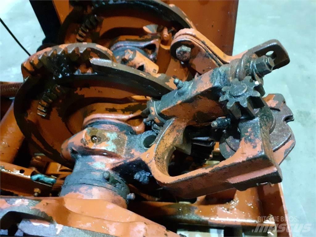 Hesston 4700 Sonstige Grünlandgeräte