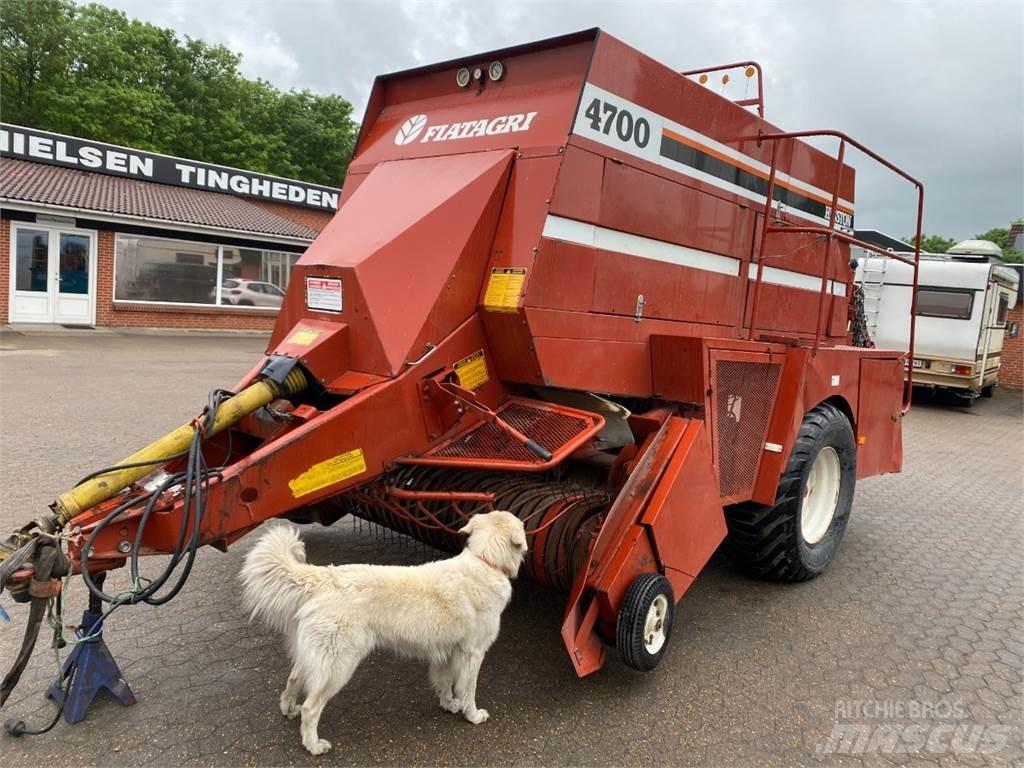 Hesston 4700 Quaderpressen