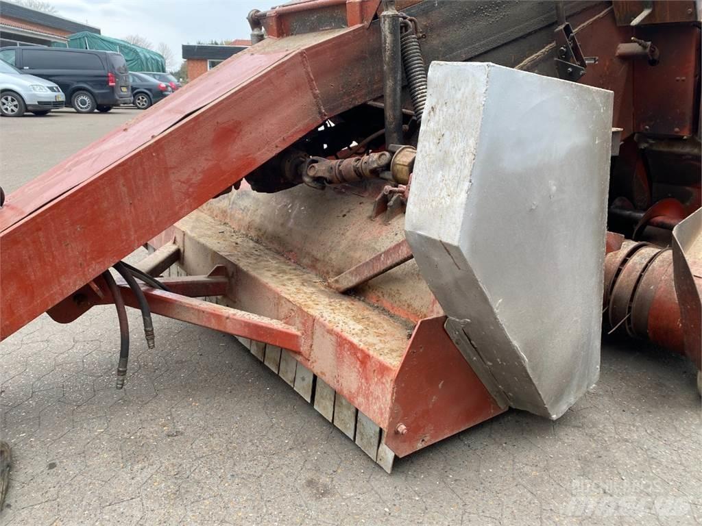 Hesston 4900 Quaderpressen