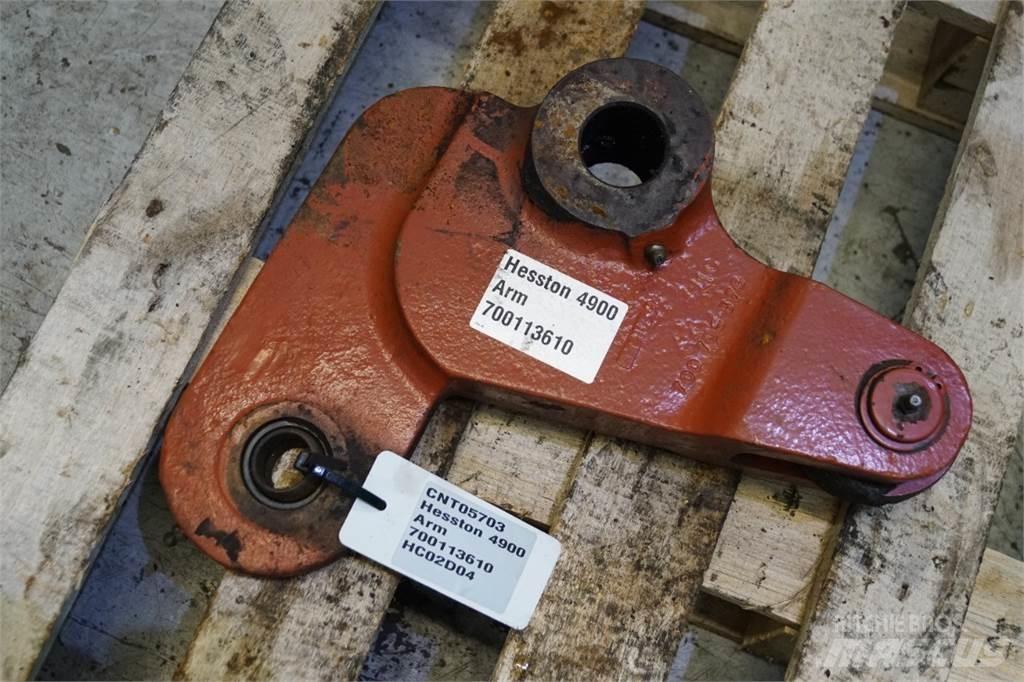 Hesston 4900 Ballenklammer