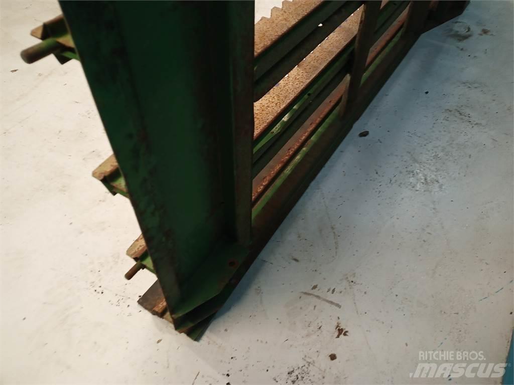 John Deere 2054 Sand- und Salzstreuer