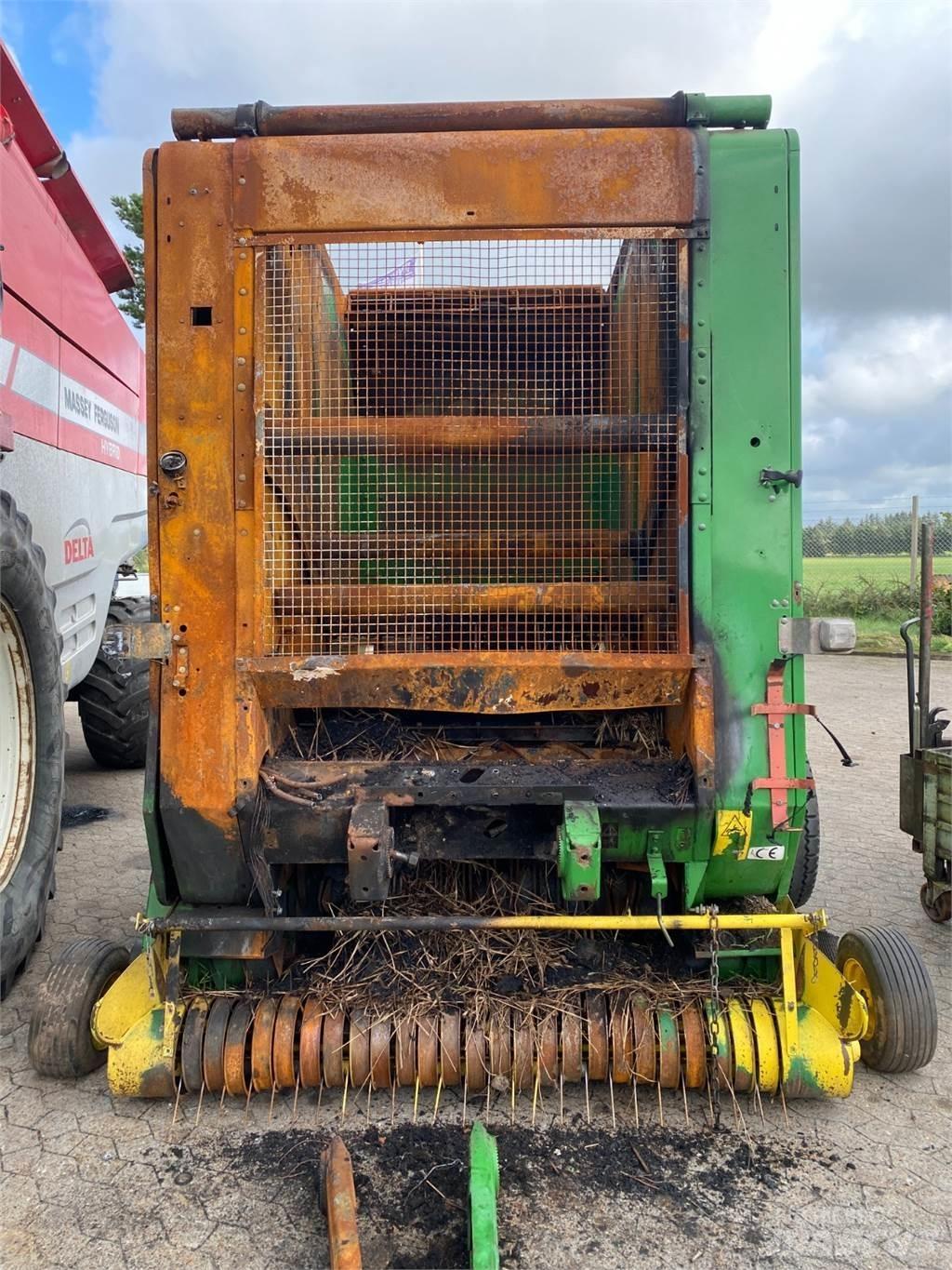 John Deere 590 Rundballenpressen