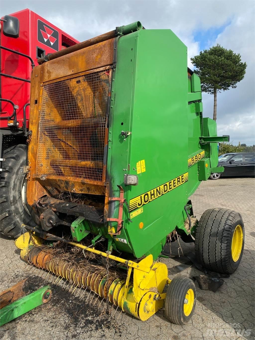 John Deere 590 Rundballenpressen