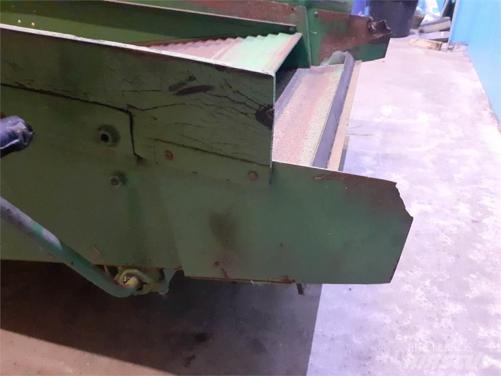 John Deere 955 Sand- und Salzstreuer
