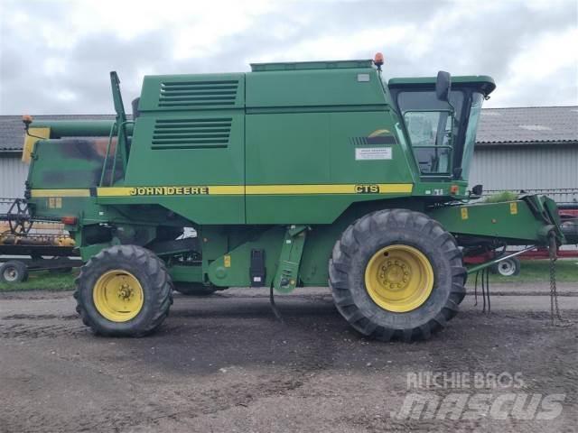 John Deere CTS Mähdrescher