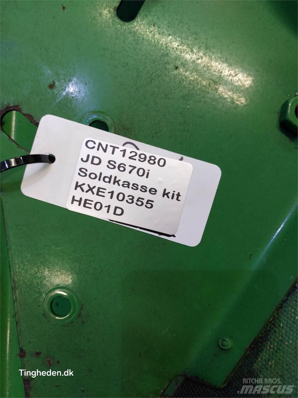 John Deere S670 Sand- und Salzstreuer