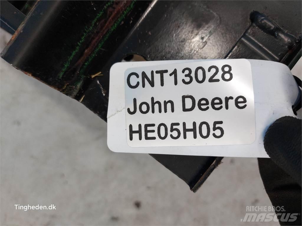 John Deere S670 Sand- und Salzstreuer