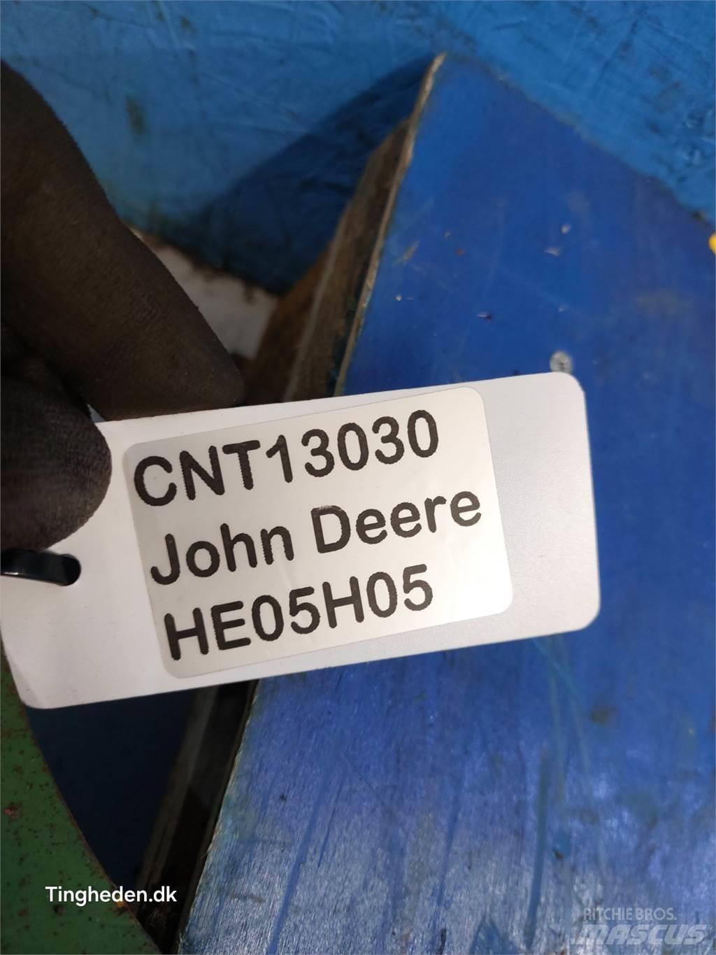 John Deere S670 Sand- und Salzstreuer