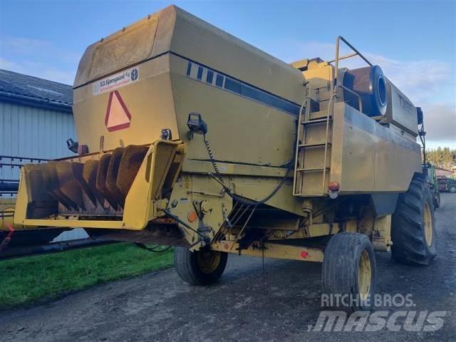 New Holland TX65 Mähdrescher