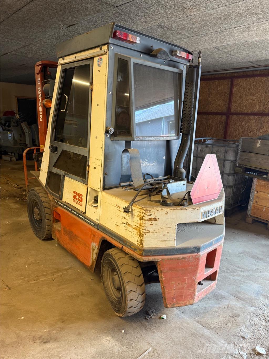 Nissan FG25 Gasstapler