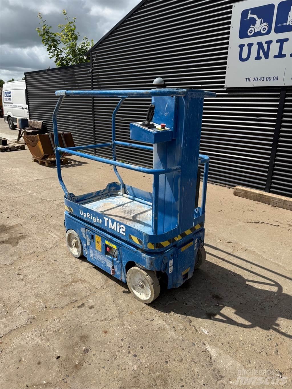 UpRight TM12 Personenaufzüge
