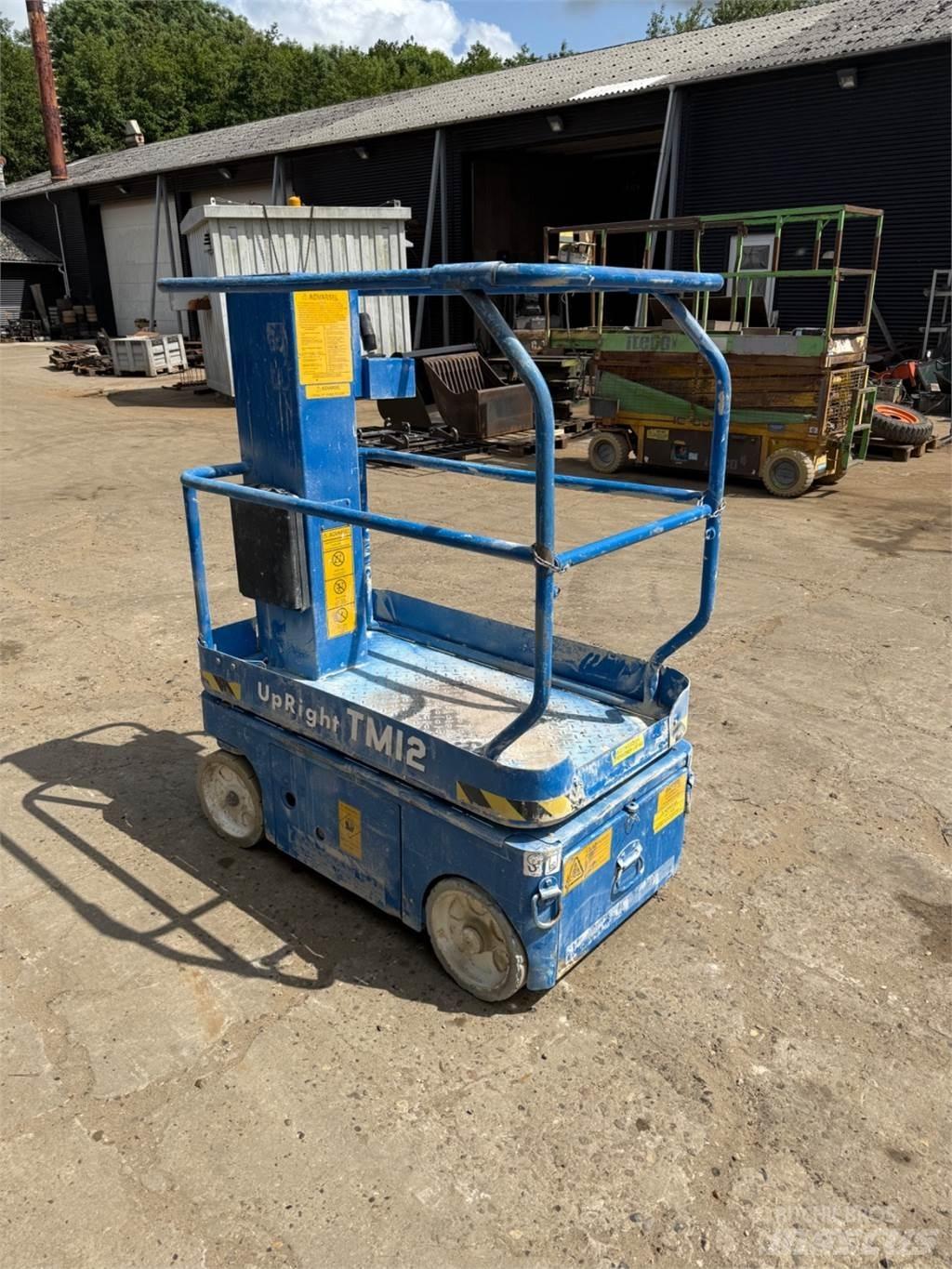 UpRight TM12 Personenaufzüge