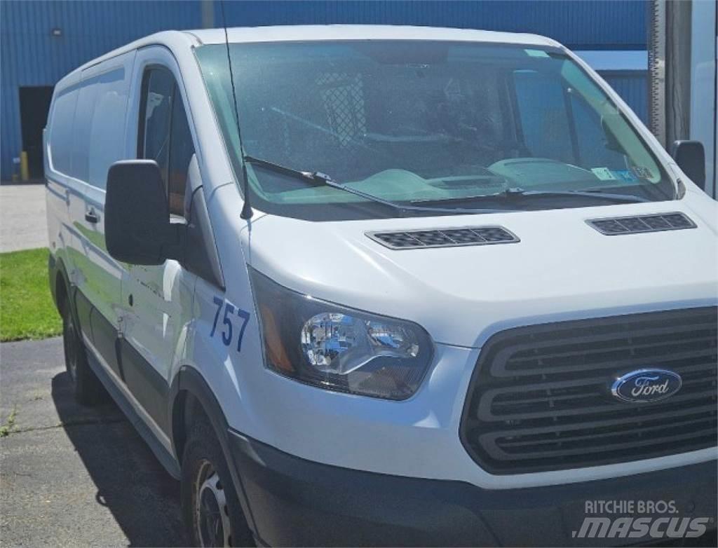 Ford Transit 150 Lieferwagen