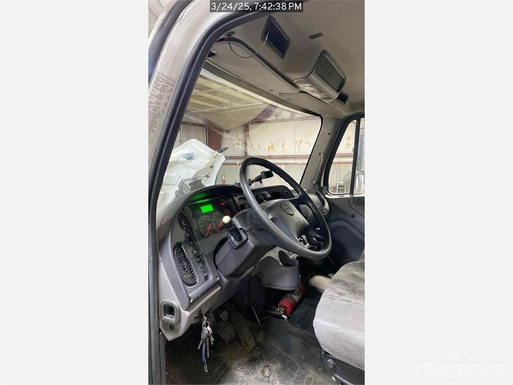 Freightliner M2 Kühlkoffer