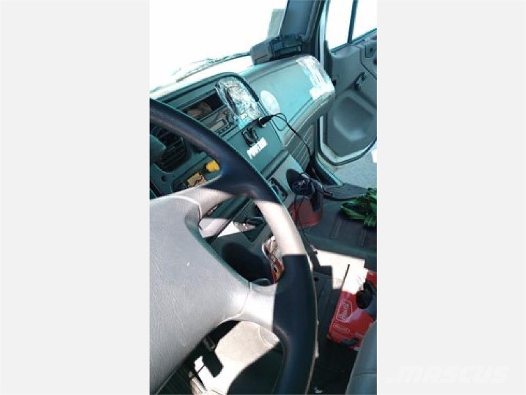 Freightliner M2 Kofferaufbau