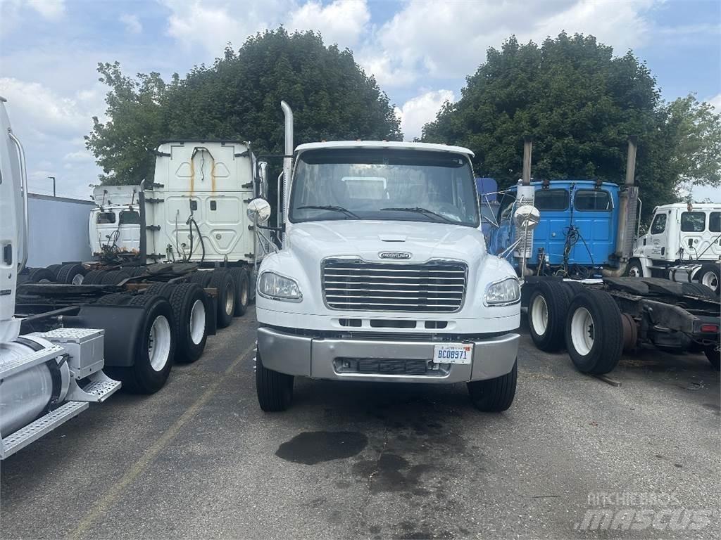 Freightliner M2 106 Sattelzugmaschinen