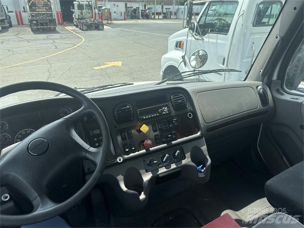 Freightliner M2 106 Sattelzugmaschinen
