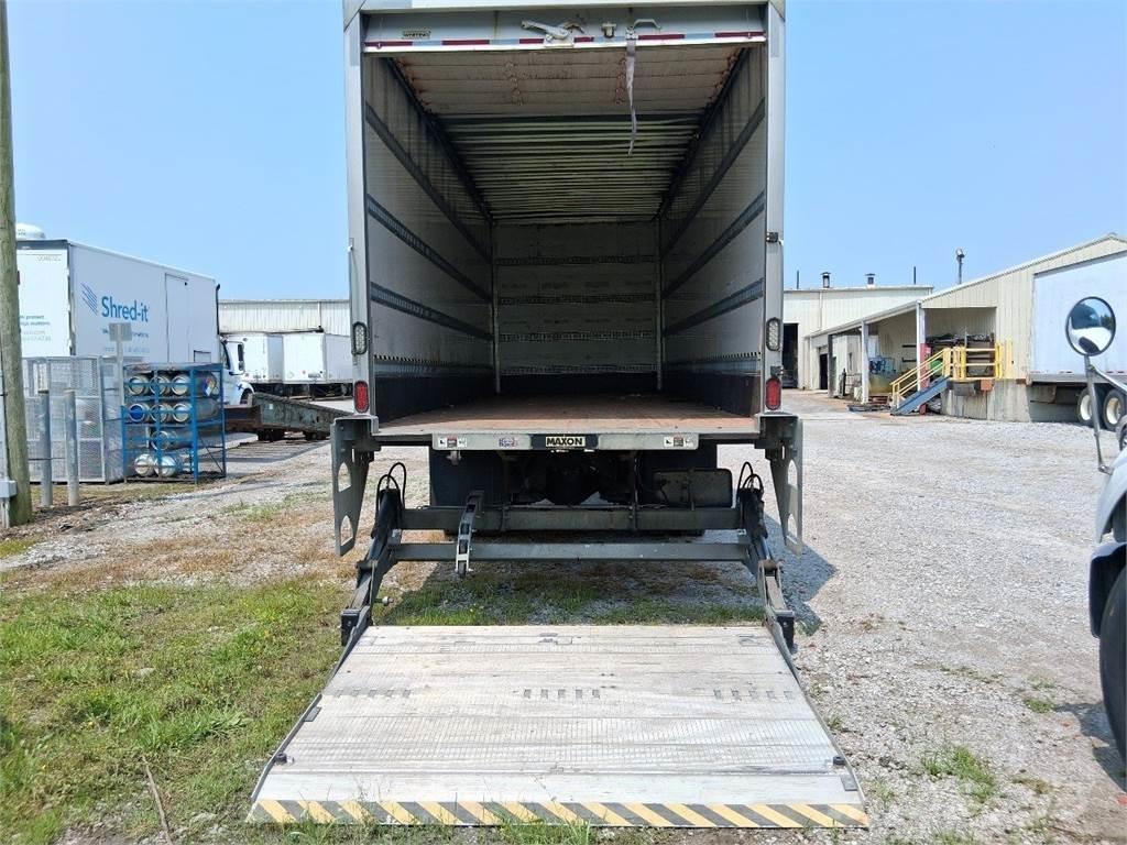 Freightliner M2-106 Kofferaufbau