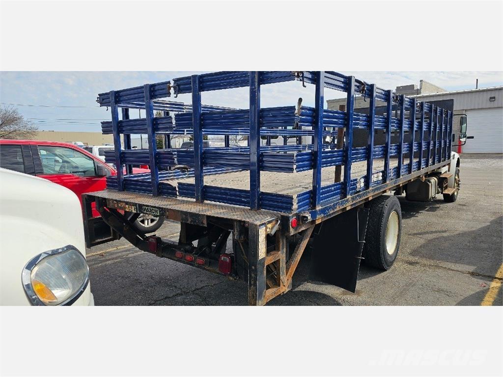 Freightliner M2 106 Pritschenwagen/Pritschenwagen mit Seitenklappe