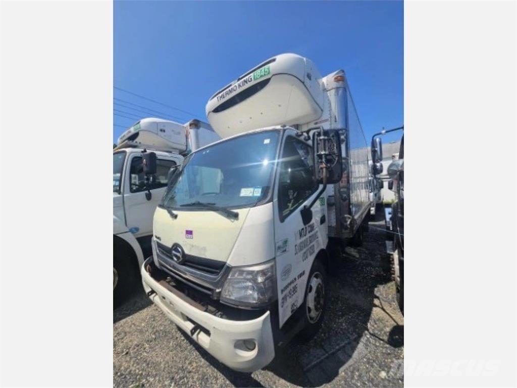 Hino 195 Kühlkoffer