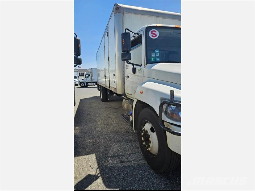 Hino 268 Kofferaufbau