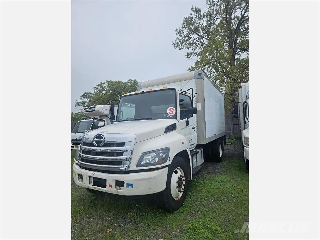 Hino 338 Kofferaufbau