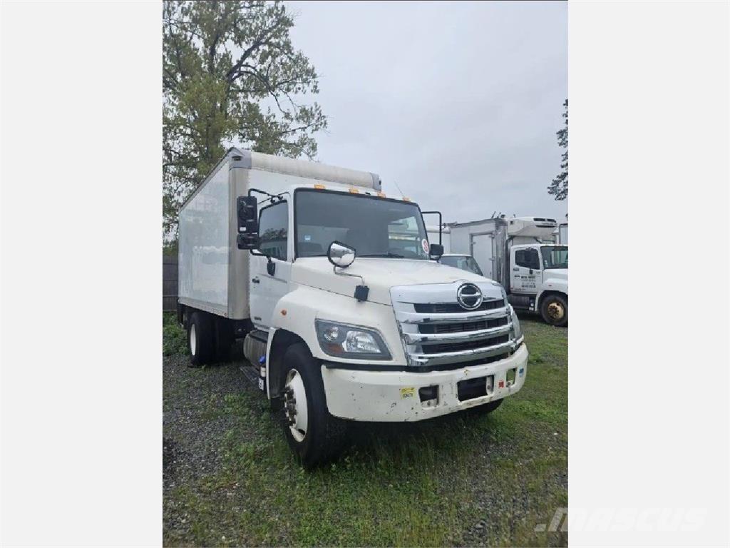 Hino 338 Kofferaufbau