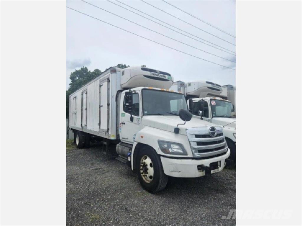 Hino 338 Kühlkoffer