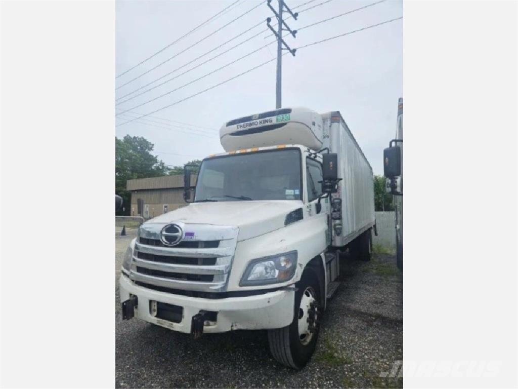 Hino 338 Kühlkoffer