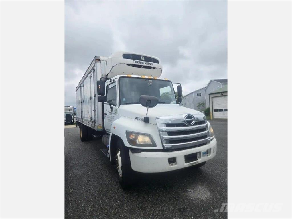 Hino 338 Kühlkoffer