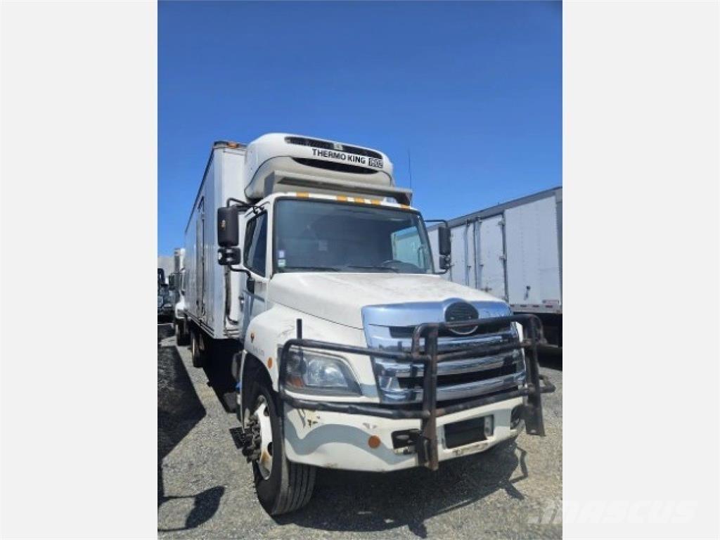 Hino 338 Kühlkoffer