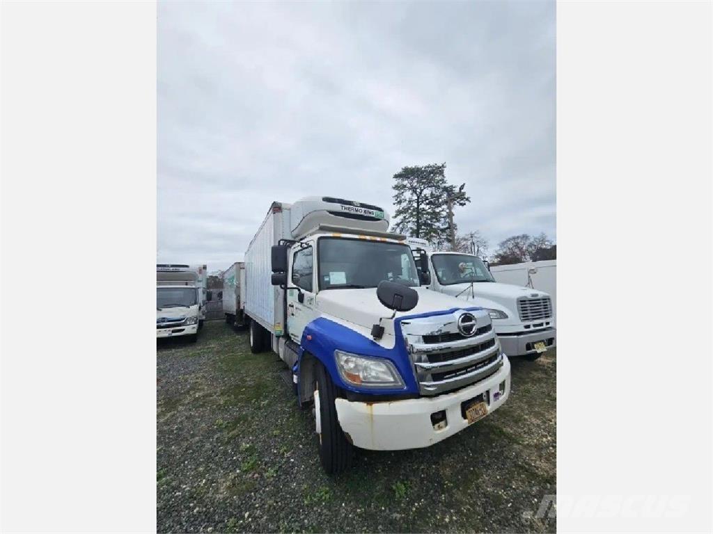 Hino 338 Kühlkoffer