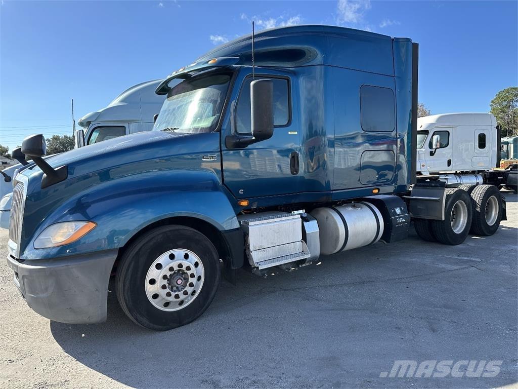 International LT625 Sattelzugmaschinen