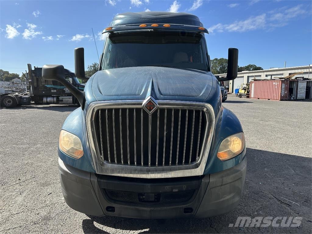 International LT625 Sattelzugmaschinen