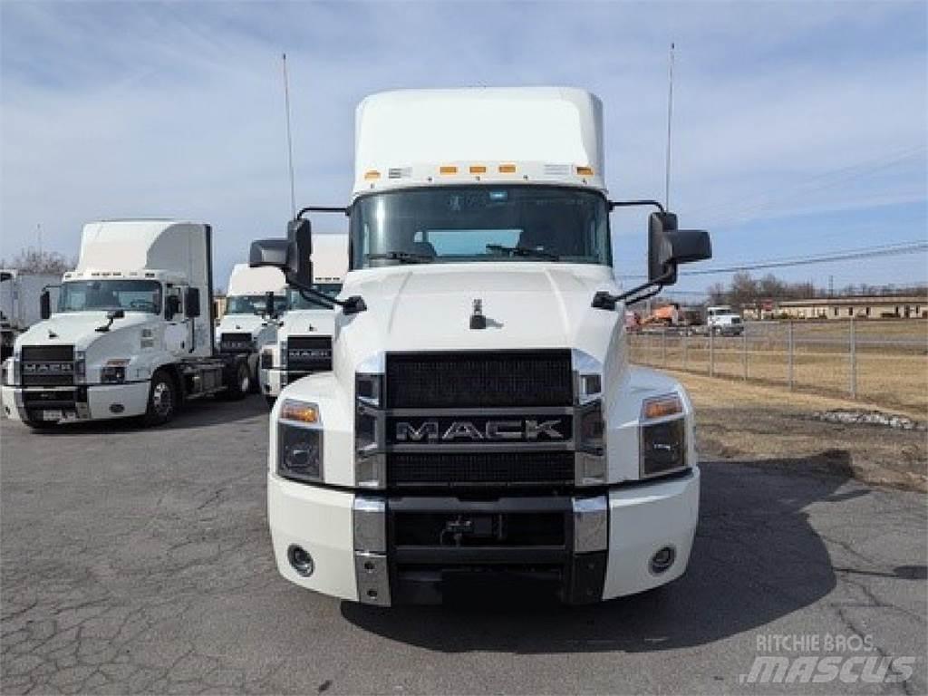 Mack AN64T Sattelzugmaschinen