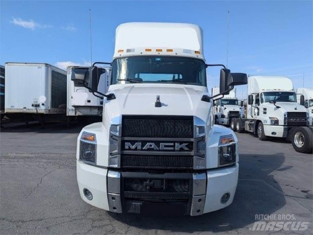 Mack AN64T Sattelzugmaschinen