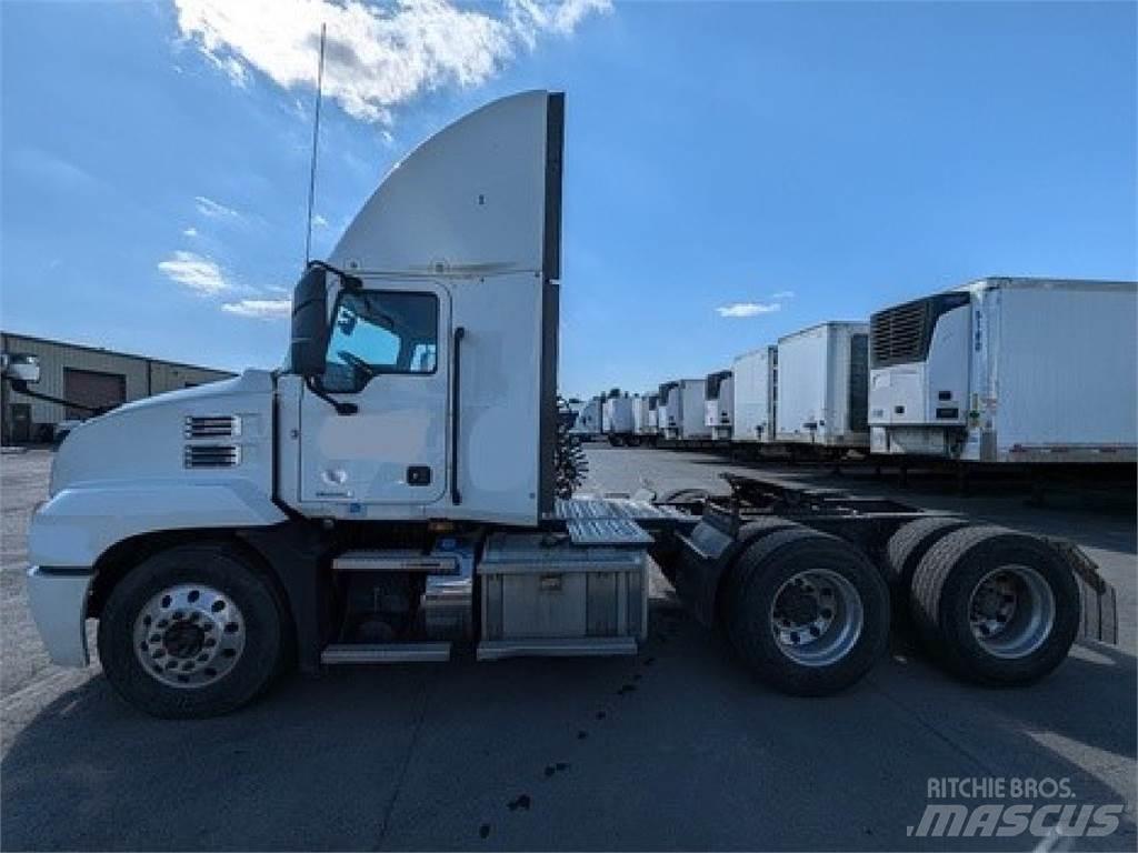 Mack AN64T Sattelzugmaschinen