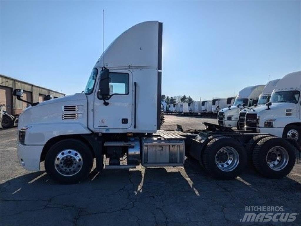 Mack AN64T Sattelzugmaschinen