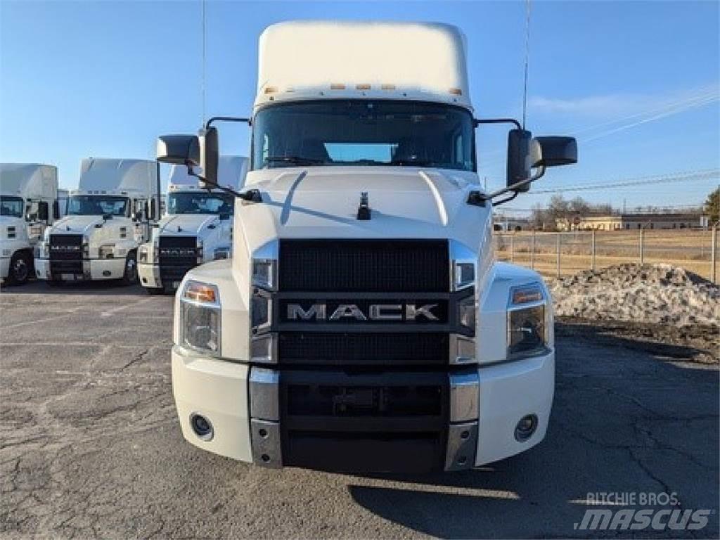 Mack AN64T Sattelzugmaschinen