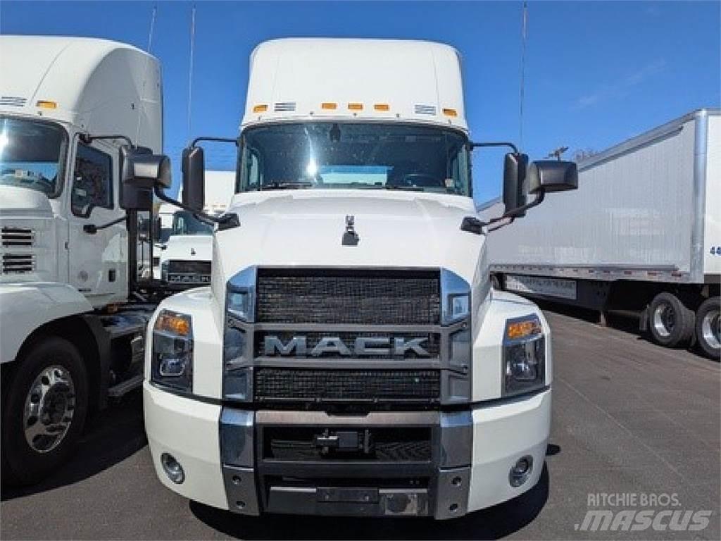 Mack AN64T Sattelzugmaschinen